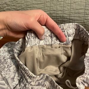 Hotty hot low-rise lined short 2.5